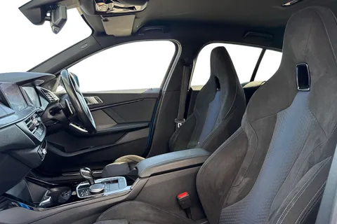 ST20MKV BMW 1 Series 2.0 M135i Auto xDrive Euro 6 (s/s) 5dr Thumbnail #16