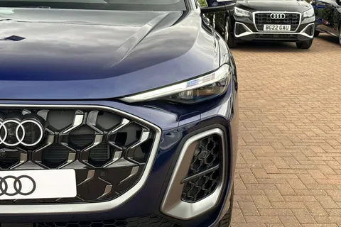  Audi Q5 2.0 TDI S line S Tronic quattro Euro 6 (s/s) 5dr Thumbnail #31