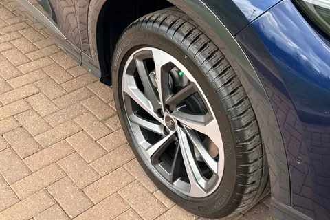  Audi Q5 2.0 TDI S line S Tronic quattro Euro 6 (s/s) 5dr Thumbnail #33