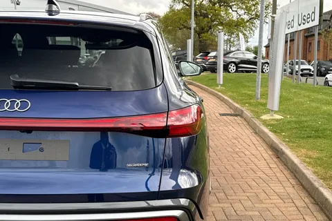  Audi Q5 2.0 TDI S line S Tronic quattro Euro 6 (s/s) 5dr Thumbnail #36