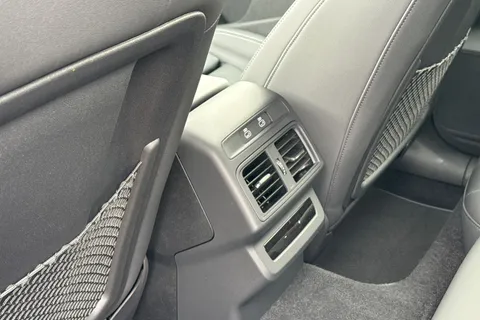  Audi Q5 2.0 TDI S line S Tronic quattro Euro 6 (s/s) 5dr Thumbnail #41