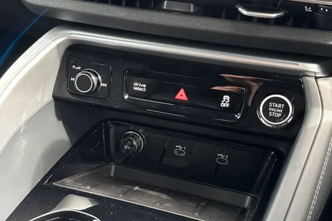  Audi Q5 2.0 TDI S line S Tronic quattro Euro 6 (s/s) 5dr Thumbnail #52