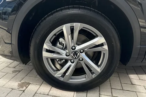 Volkswagen T-Roc 1.5 TSI R-Line DSG Euro 6 (s/s) 5dr Thumbnail #10