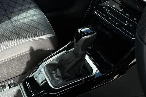 MV75ULC Volkswagen T-Roc 1.5 TSI R-Line 5dr DSG **19' MISANO ALLOYS, REAR CAM** Thumbnail #23