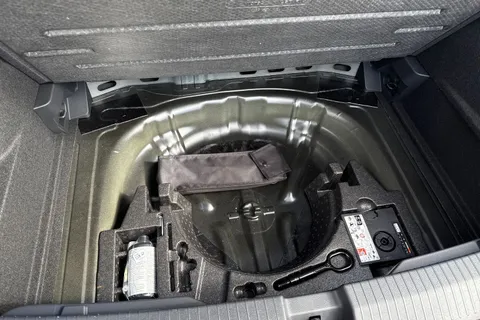 MV75ULC Volkswagen T-Roc 1.5 TSI R-Line 5dr DSG **19' MISANO ALLOYS, REAR CAM** Thumbnail #33