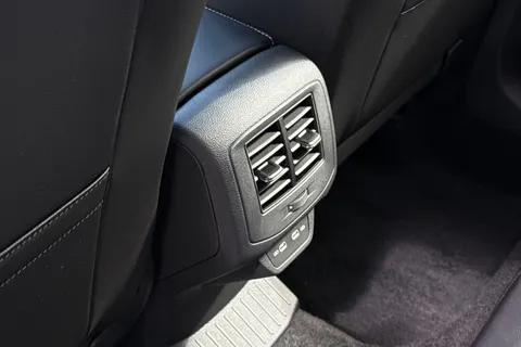 MV75ULC Volkswagen T-Roc 1.5 TSI R-Line 5dr DSG **19' MISANO ALLOYS, REAR CAM** Thumbnail #36