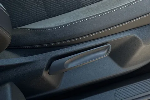 MV75ULC Volkswagen T-Roc 1.5 TSI R-Line 5dr DSG **19' MISANO ALLOYS, REAR CAM** Thumbnail #39