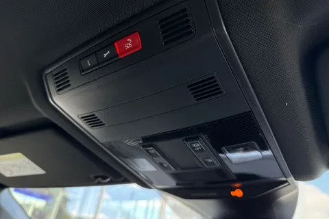 MV75ULC Volkswagen T-Roc 1.5 TSI R-Line 5dr DSG **19' MISANO ALLOYS, REAR CAM** Thumbnail #45