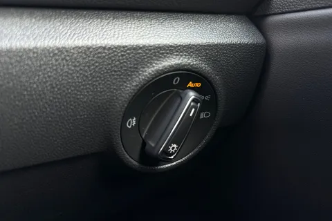 MV75ULC Volkswagen T-Roc 1.5 TSI R-Line 5dr DSG **19' MISANO ALLOYS, REAR CAM** Thumbnail #46