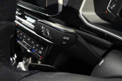 MV75ULC Volkswagen T-Roc 1.5 TSI R-Line 5dr DSG **19' MISANO ALLOYS, REAR CAM** Thumbnail #54