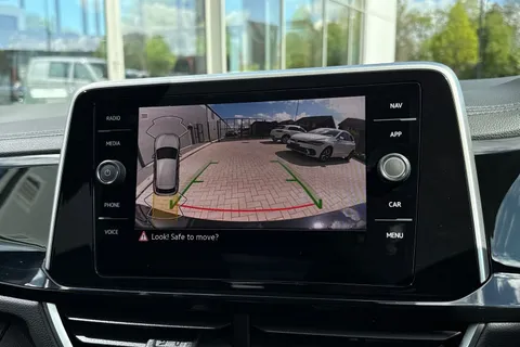 MV75ULC Volkswagen T-Roc 1.5 TSI R-Line 5dr DSG **19' MISANO ALLOYS, REAR CAM** Thumbnail #61