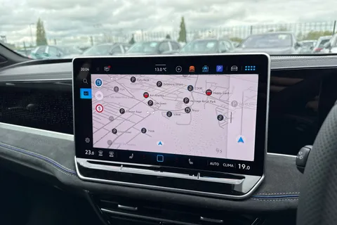  Volkswagen Passat 1.5 eTSI MHEV R-Line DSG Euro 6 (s/s) 5dr Thumbnail #17