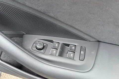  Volkswagen Passat 1.5 eTSI MHEV R-Line DSG Euro 6 (s/s) 5dr Thumbnail #21