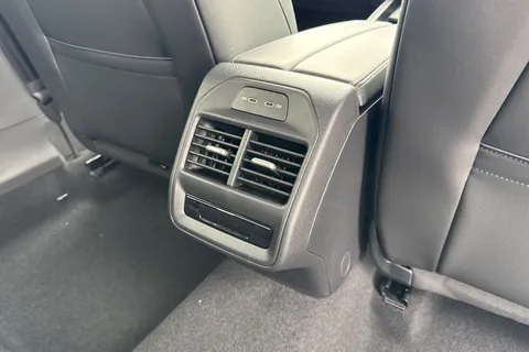  Volkswagen Passat 1.5 eTSI MHEV R-Line DSG Euro 6 (s/s) 5dr Thumbnail #31