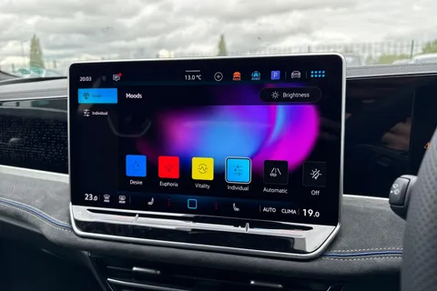  Volkswagen Passat 1.5 eTSI MHEV R-Line DSG Euro 6 (s/s) 5dr Thumbnail #52