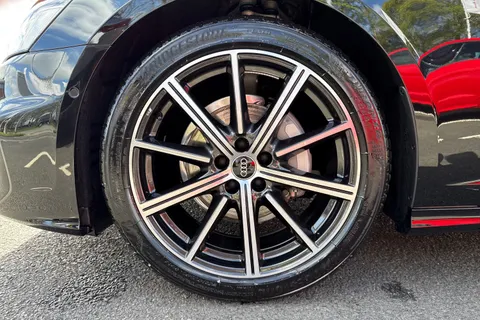 Audi A6 Avant 2.0 TDI 40 Black Edition S Tronic quattro Euro 6 (s/s) 5dr Thumbnail #11