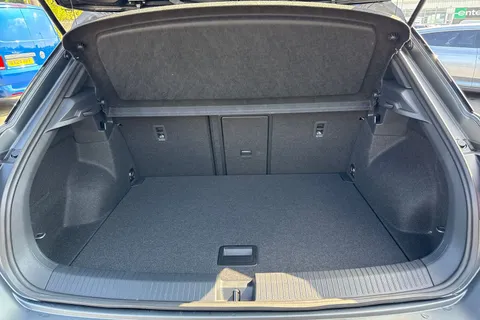  Volkswagen T-Roc 1.5 TSI Black Edition DSG Euro 6 (s/s) 5dr Thumbnail #7