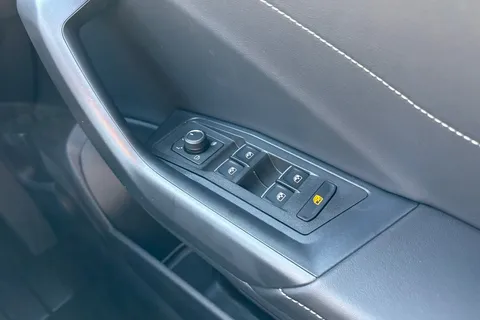  Volkswagen T-Roc 1.5 TSI Black Edition DSG Euro 6 (s/s) 5dr Thumbnail #21