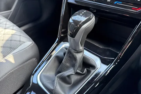  Volkswagen T-Roc 1.5 TSI Black Edition DSG Euro 6 (s/s) 5dr Thumbnail #23