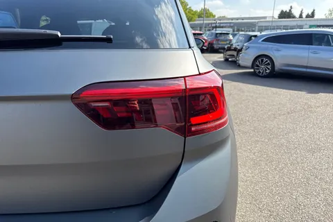  Volkswagen T-Roc 1.5 TSI Black Edition DSG Euro 6 (s/s) 5dr Thumbnail #29