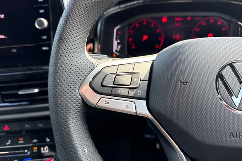  Volkswagen T-Roc 1.5 TSI Black Edition DSG Euro 6 (s/s) 5dr Thumbnail #39