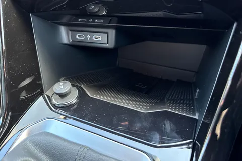  Volkswagen T-Roc 1.5 TSI Black Edition DSG Euro 6 (s/s) 5dr Thumbnail #41