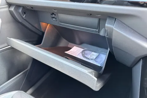  Volkswagen T-Roc 1.5 TSI Black Edition DSG Euro 6 (s/s) 5dr Thumbnail #44