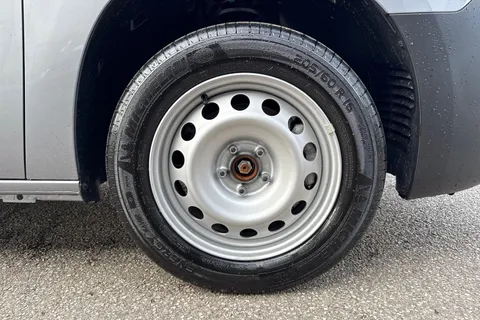 6 of 45 for PEUGEOT Partner 1.5 BlueHDi 1000 Professional Standard Panel Van SWB Euro 6 (s/s) 5dr