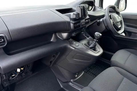 8 of 45 for PEUGEOT Partner 1.5 BlueHDi 1000 Professional Standard Panel Van SWB Euro 6 (s/s) 5dr