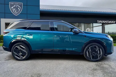 3 of 67 for PEUGEOT E-5008 73kWh GT Auto 5dr