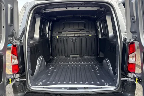 9 of 45 for PEUGEOT Partner 1.5 BlueHDi 1000 Professional Standard Panel Van SWB Euro 6 (s/s) 5dr