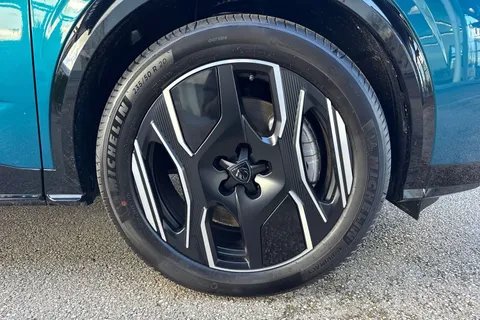 6 of 67 for PEUGEOT E-5008 73kWh GT Auto 5dr