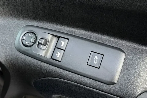 17 of 45 for PEUGEOT Partner 1.5 BlueHDi 1000 Professional Standard Panel Van SWB Euro 6 (s/s) 5dr