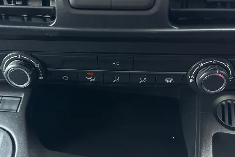 18 of 45 for PEUGEOT Partner 1.5 BlueHDi 1000 Professional Standard Panel Van SWB Euro 6 (s/s) 5dr