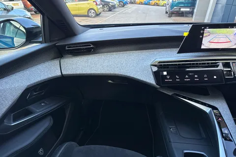 14 of 67 for PEUGEOT E-5008 73kWh GT Auto 5dr