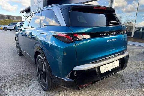 15 of 67 for PEUGEOT E-5008 73kWh GT Auto 5dr