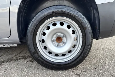 22 of 45 for PEUGEOT Partner 1.5 BlueHDi 1000 Professional Standard Panel Van SWB Euro 6 (s/s) 5dr