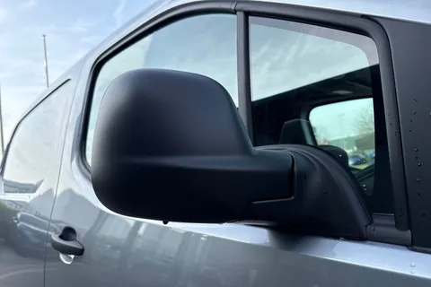 24 of 45 for PEUGEOT Partner 1.5 BlueHDi 1000 Professional Standard Panel Van SWB Euro 6 (s/s) 5dr