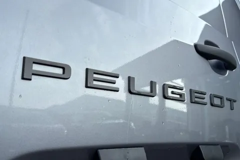 25 of 45 for PEUGEOT Partner 1.5 BlueHDi 1000 Professional Standard Panel Van SWB Euro 6 (s/s) 5dr