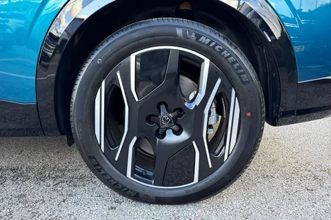 22 of 67 for PEUGEOT E-5008 73kWh GT Auto 5dr