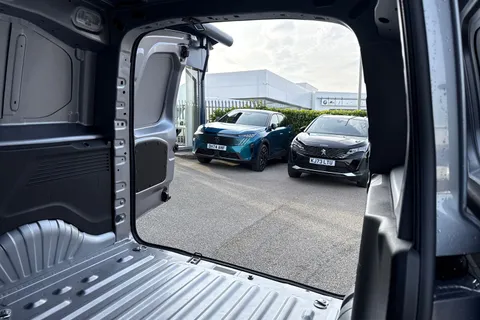 27 of 45 for PEUGEOT Partner 1.5 BlueHDi 1000 Professional Standard Panel Van SWB Euro 6 (s/s) 5dr