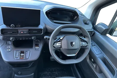 13 of 44 for PEUGEOT E-Partner 52kWh Professional Standard Panel Van Auto SWB 5dr (7.4kW Charger)