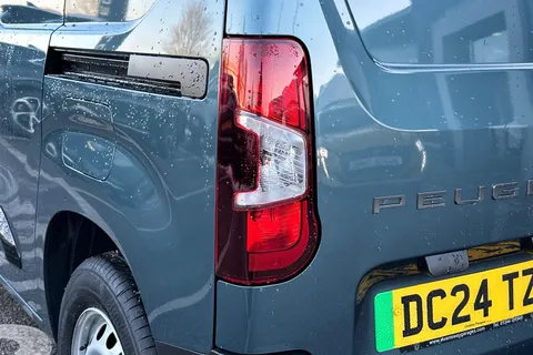 16 of 44 for PEUGEOT E-Partner 52kWh Professional Standard Panel Van Auto SWB 5dr (7.4kW Charger)