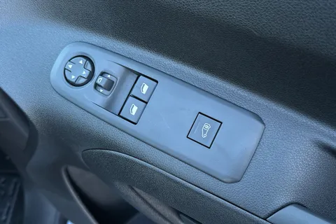 18 of 44 for PEUGEOT E-Partner 52kWh Professional Standard Panel Van Auto SWB 5dr (7.4kW Charger)