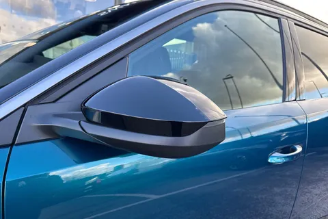 32 of 67 for PEUGEOT E-5008 73kWh GT Auto 5dr