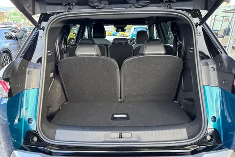 34 of 67 for PEUGEOT E-5008 73kWh GT Auto 5dr