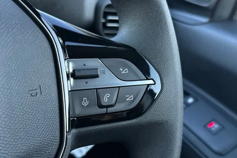 26 of 44 for PEUGEOT E-Partner 52kWh Professional Standard Panel Van Auto SWB 5dr (7.4kW Charger)