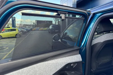 40 of 67 for PEUGEOT E-5008 73kWh GT Auto 5dr