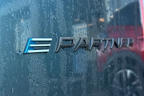 33 of 44 for PEUGEOT E-Partner 52kWh Professional Standard Panel Van Auto SWB 5dr (7.4kW Charger)