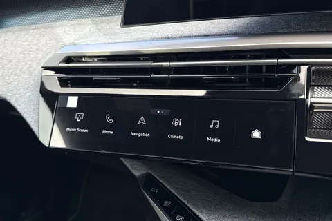 54 of 67 for PEUGEOT E-5008 73kWh GT Auto 5dr